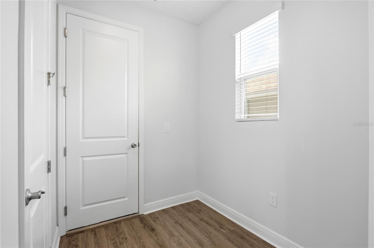 1128 SUGARWOOD STREET — photo 6 of 43