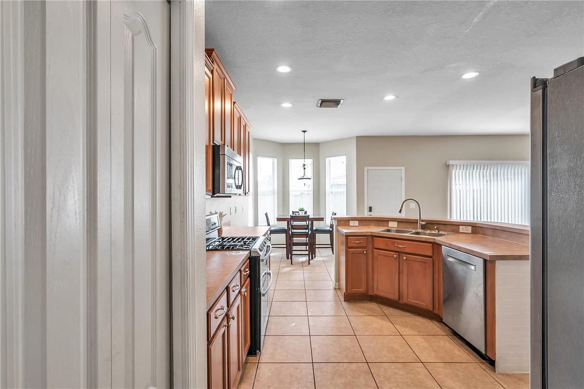 402 HALIFAX BAY COURT — photo 39 of 70