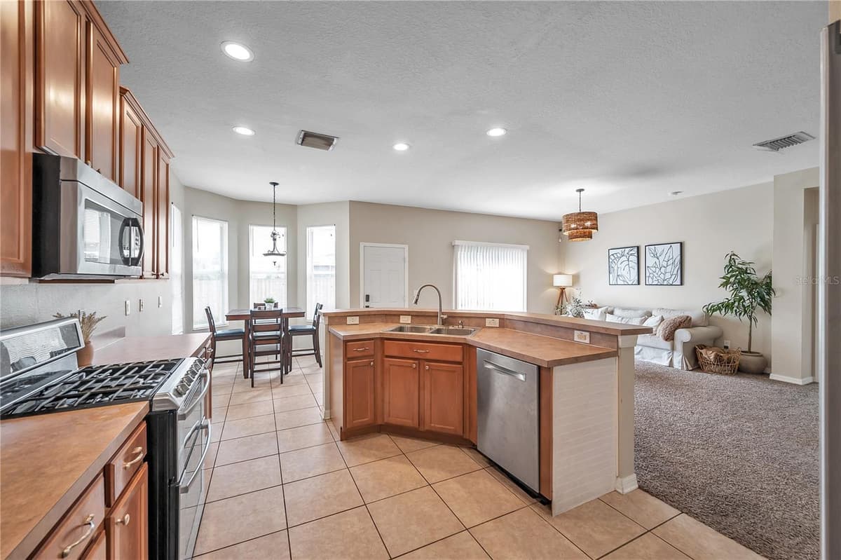 402 HALIFAX BAY COURT — photo 37 of 70