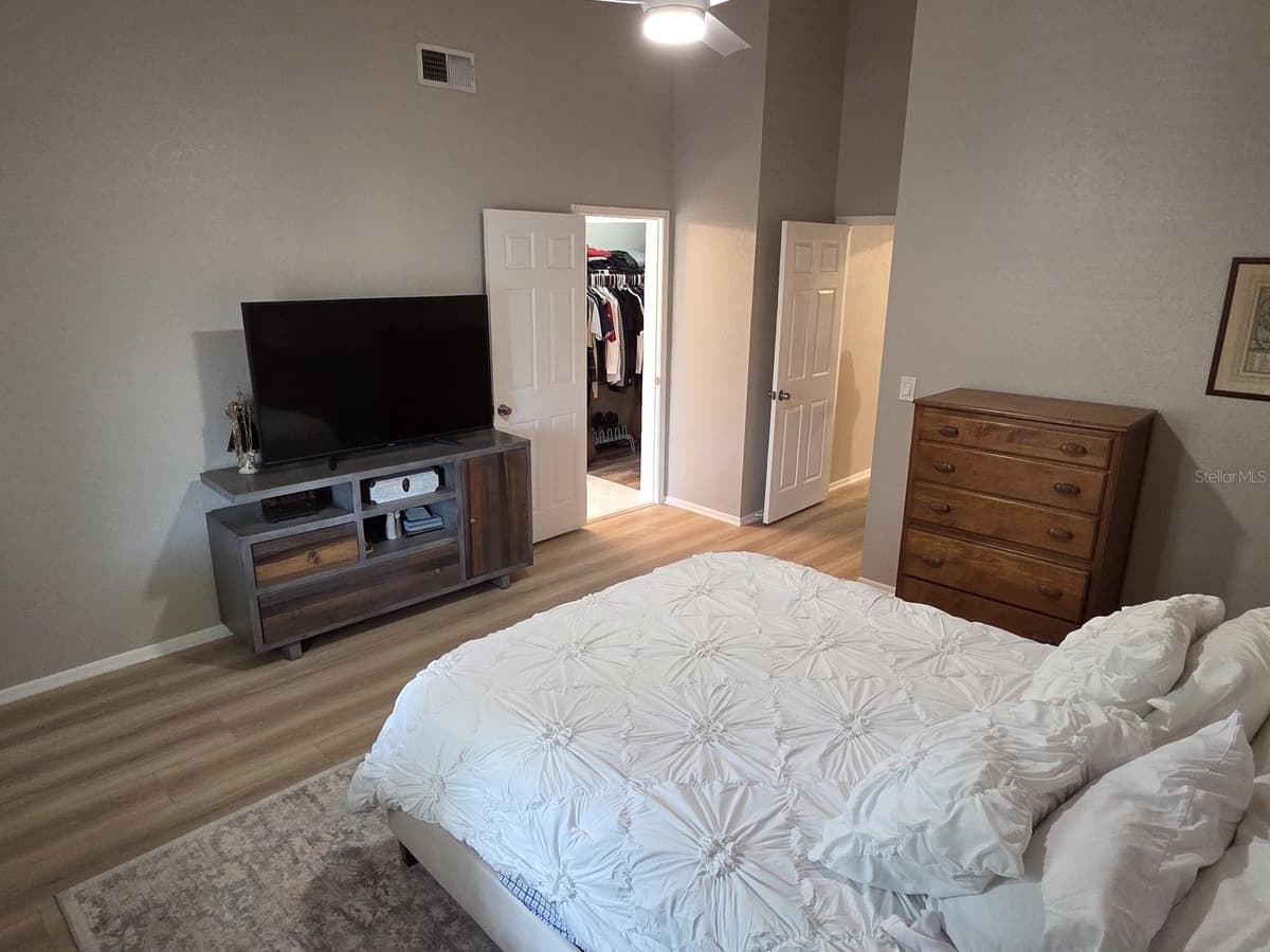3460 COUNTRYSIDE BOULEVARD — photo 6 of 36