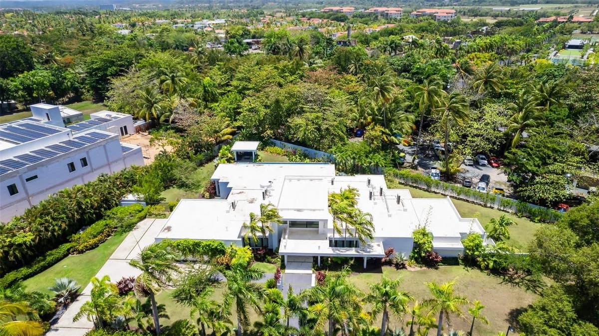1 DORADO BEACH ESTATES — photo 2 of 32