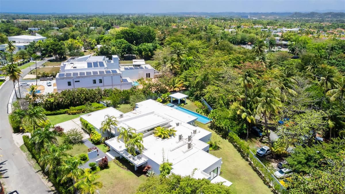 1 DORADO BEACH ESTATES — photo 30 of 32