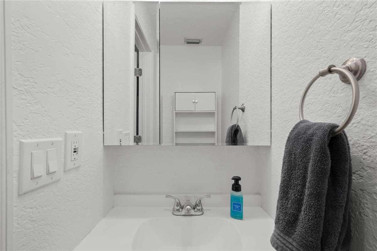 1056 CR 463 — photo 16 of 49