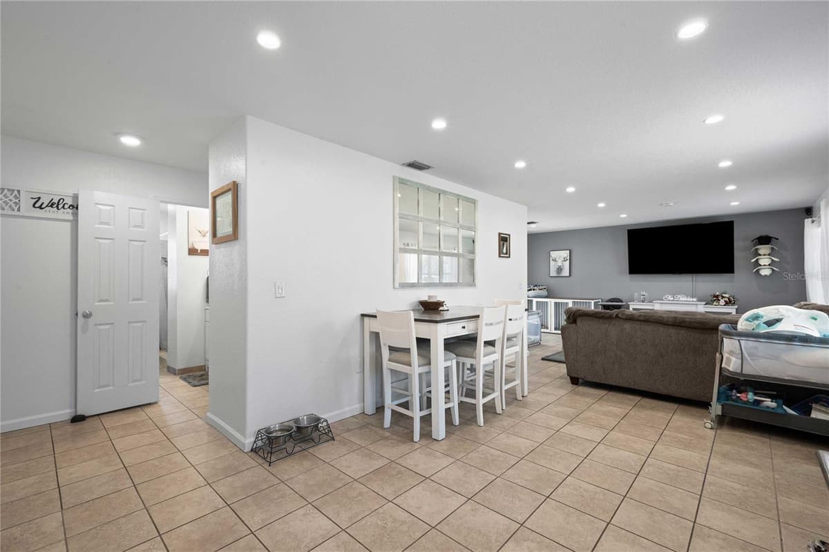 1056 CR 463 — photo 11 of 49