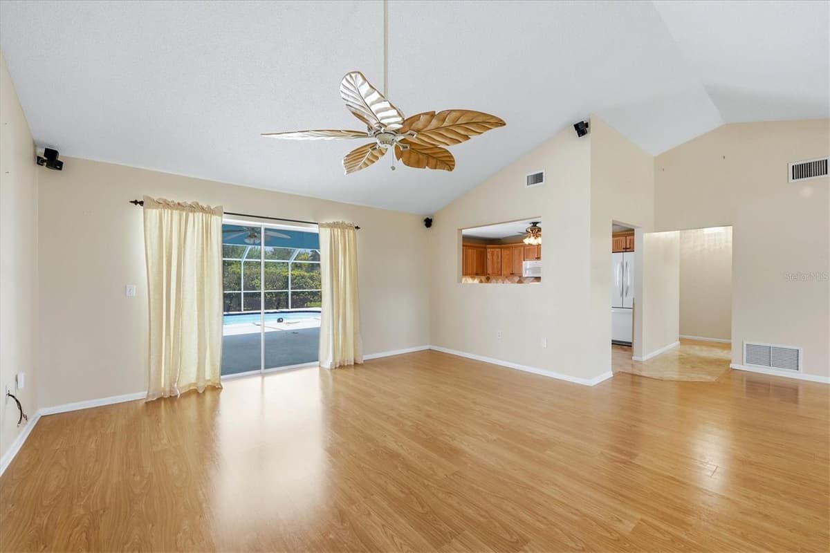 5015 86TH STREET COURT — photo 14 of 41