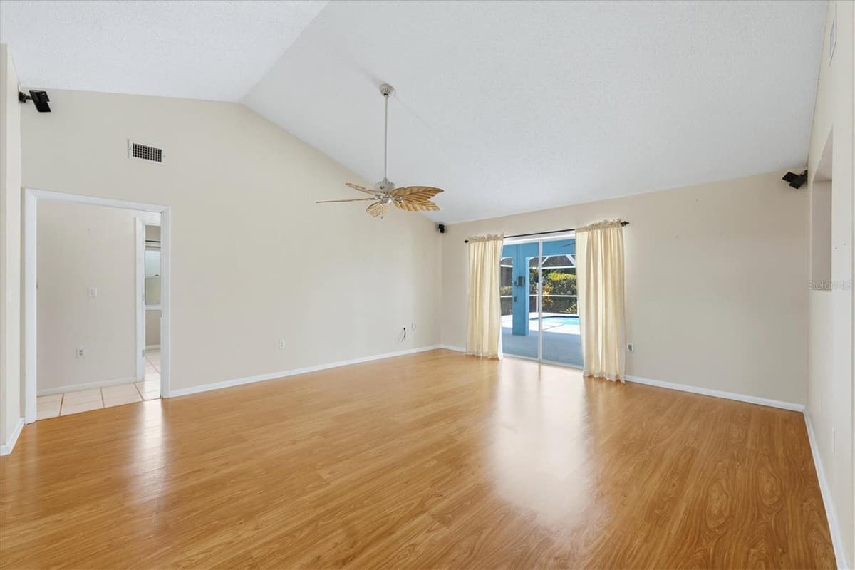 5015 86TH STREET COURT — photo 15 of 41