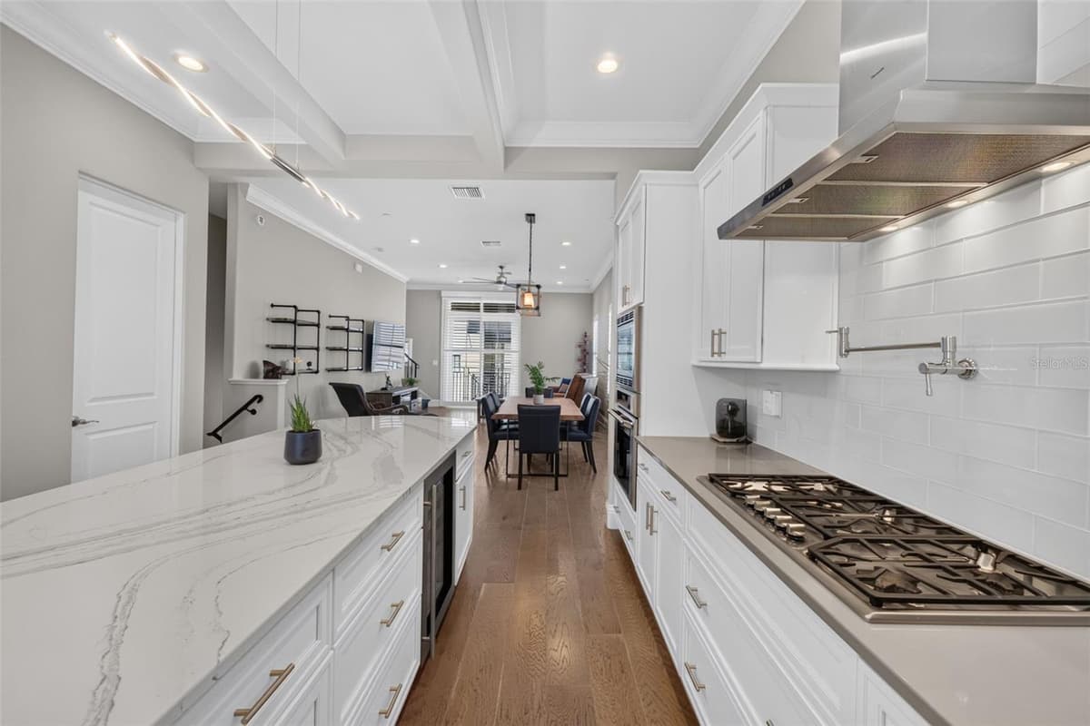 636 MARIPOSA STREET — photo 38 of 81