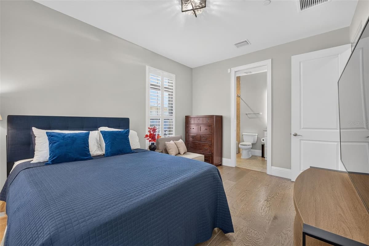 636 MARIPOSA STREET — photo 10 of 81