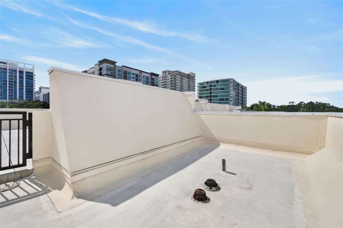 636 MARIPOSA STREET — photo 74 of 81