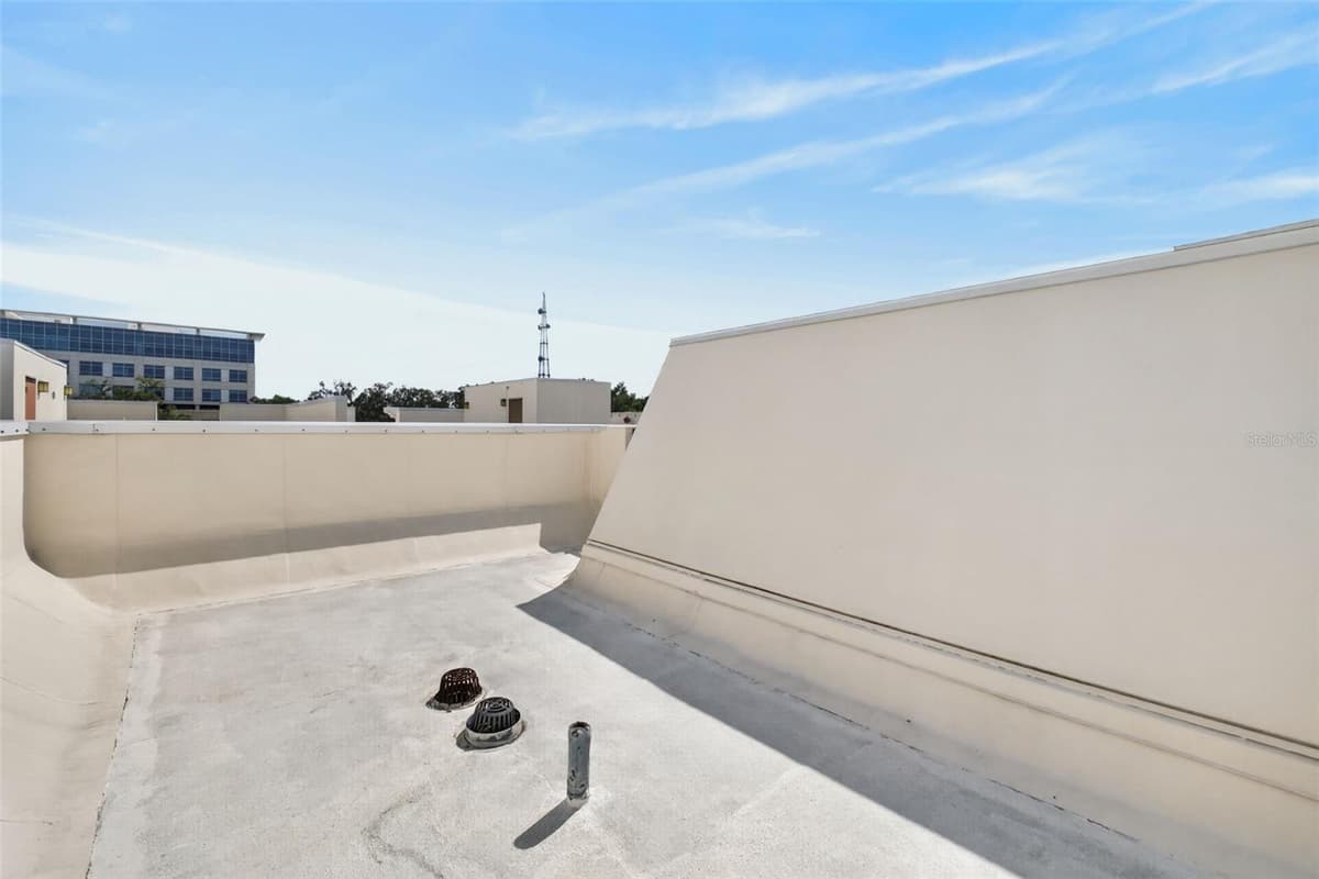 636 MARIPOSA STREET — photo 75 of 81