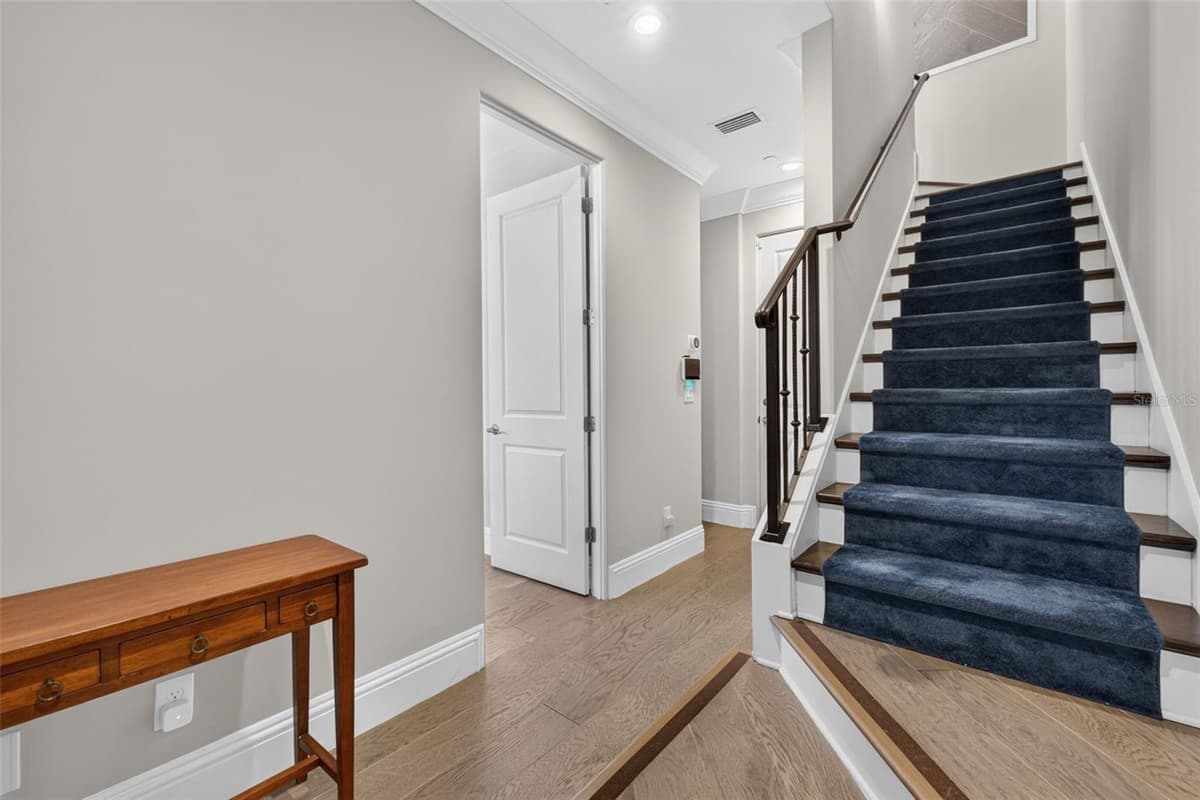 636 MARIPOSA STREET — photo 8 of 81