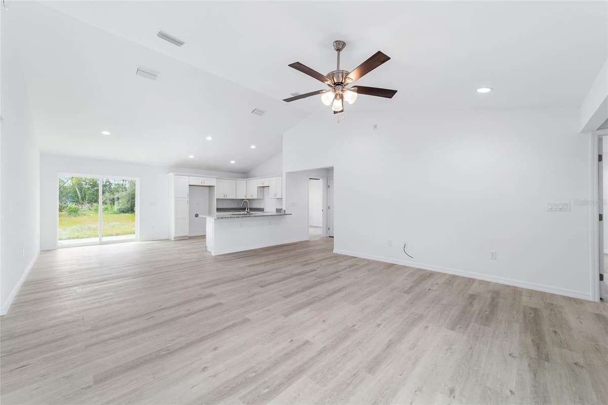 22060 NEPTUNE BOULEVARD — photo 8 of 89