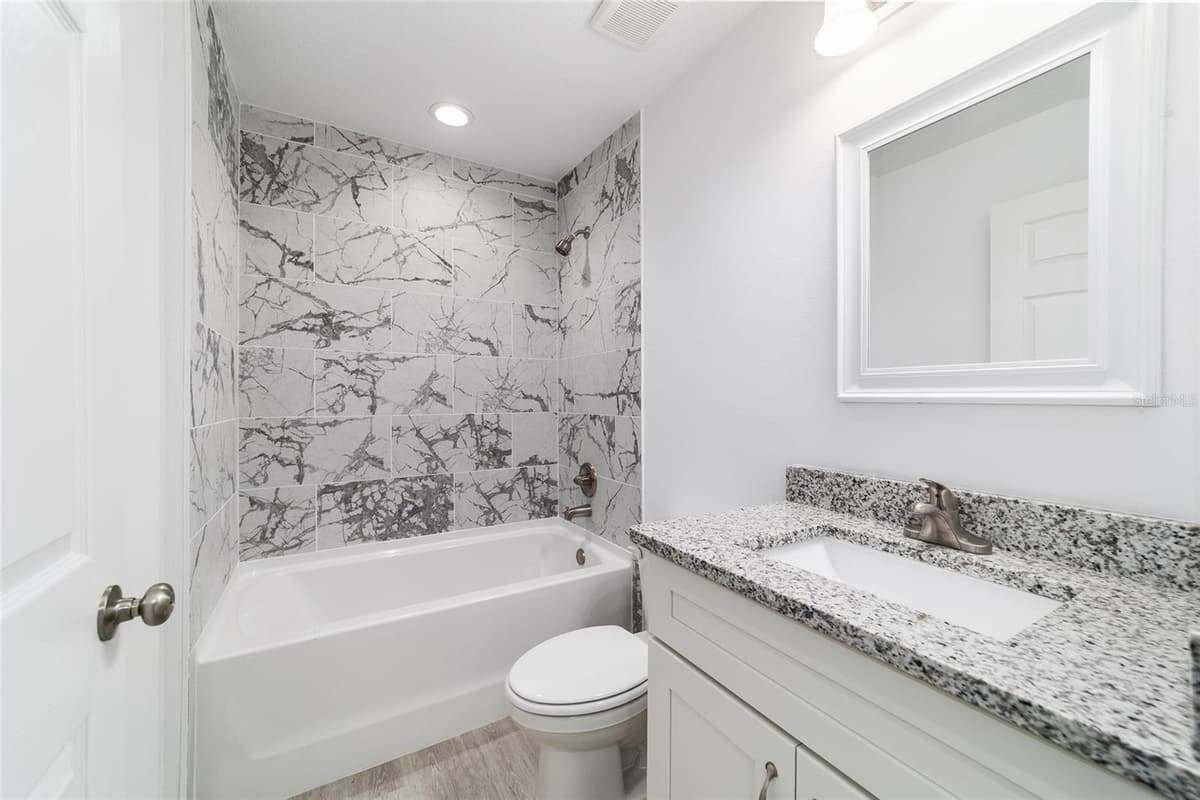 22060 NEPTUNE BOULEVARD — photo 34 of 89