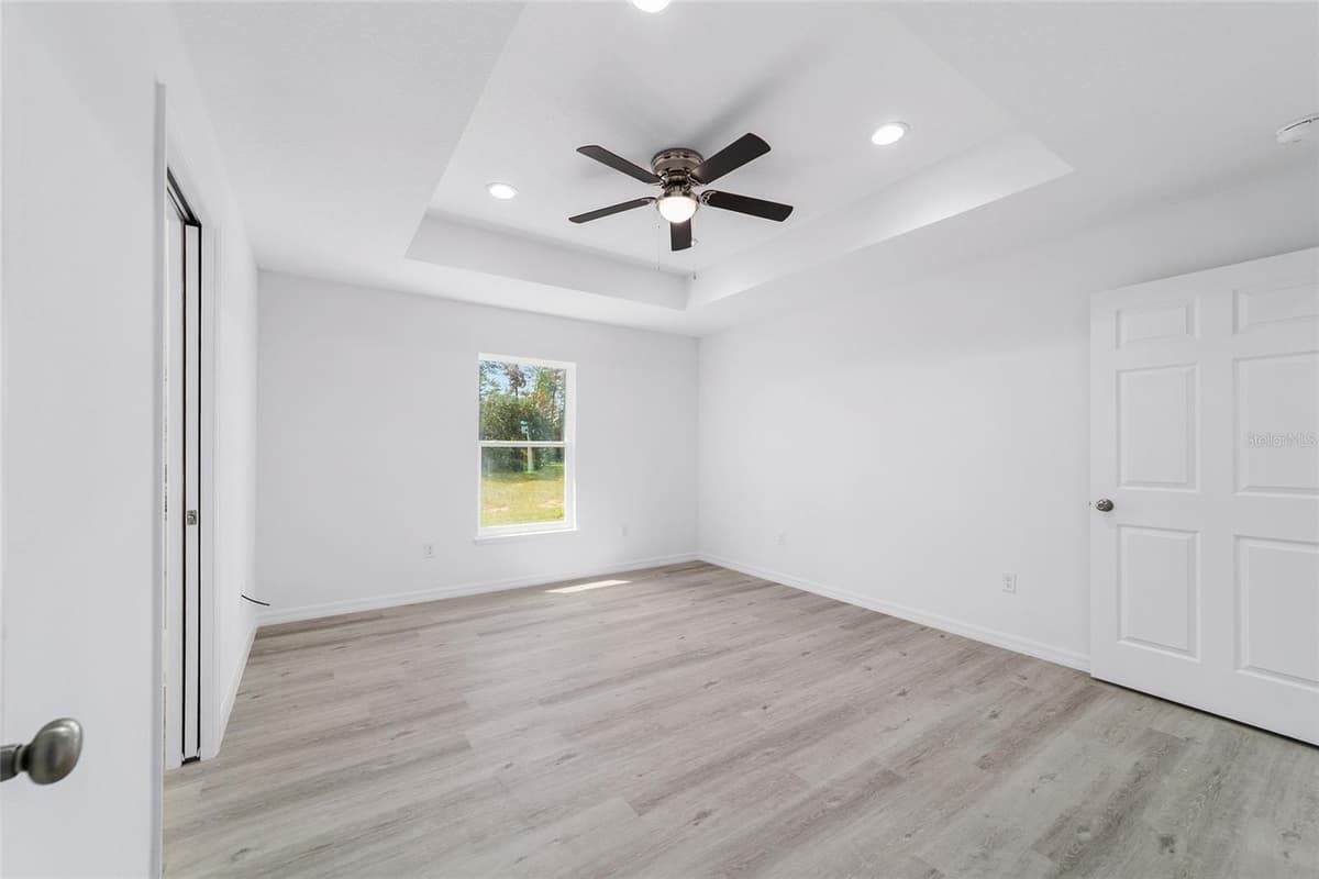 22060 NEPTUNE BOULEVARD — photo 27 of 89