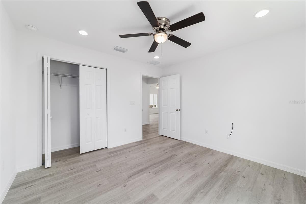 22060 NEPTUNE BOULEVARD — photo 36 of 89