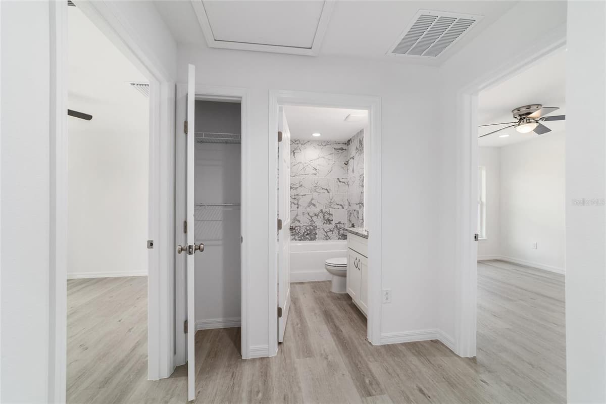 22060 NEPTUNE BOULEVARD — photo 31 of 89