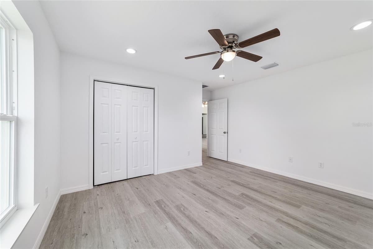 22060 NEPTUNE BOULEVARD — photo 41 of 89
