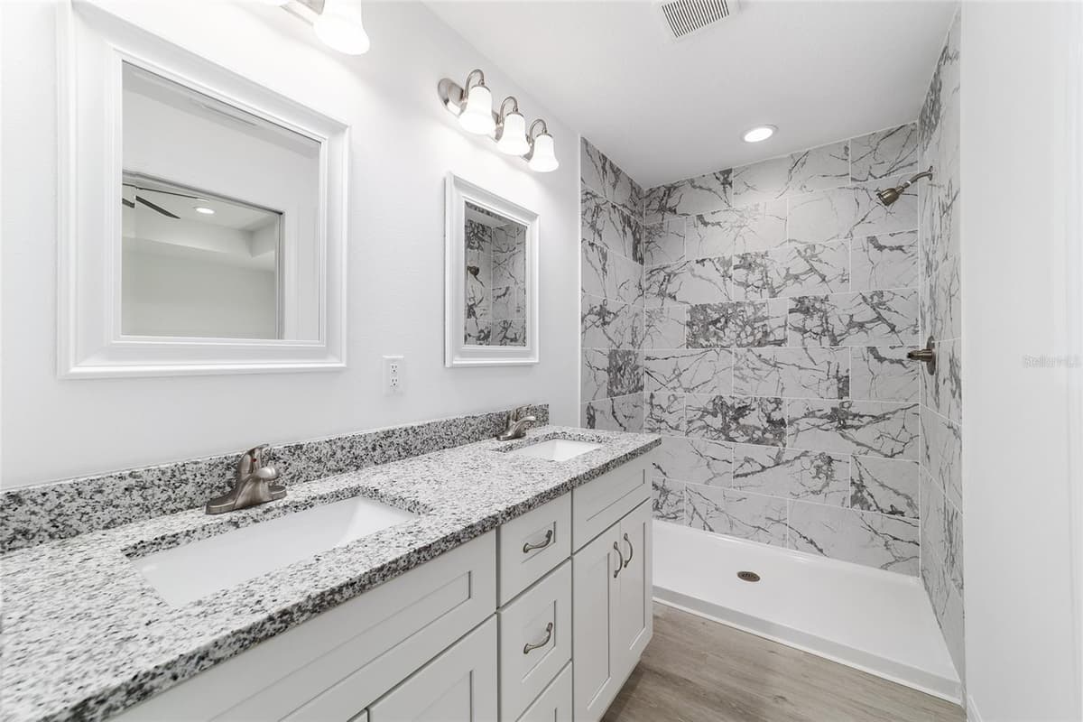 22060 NEPTUNE BOULEVARD — photo 29 of 89