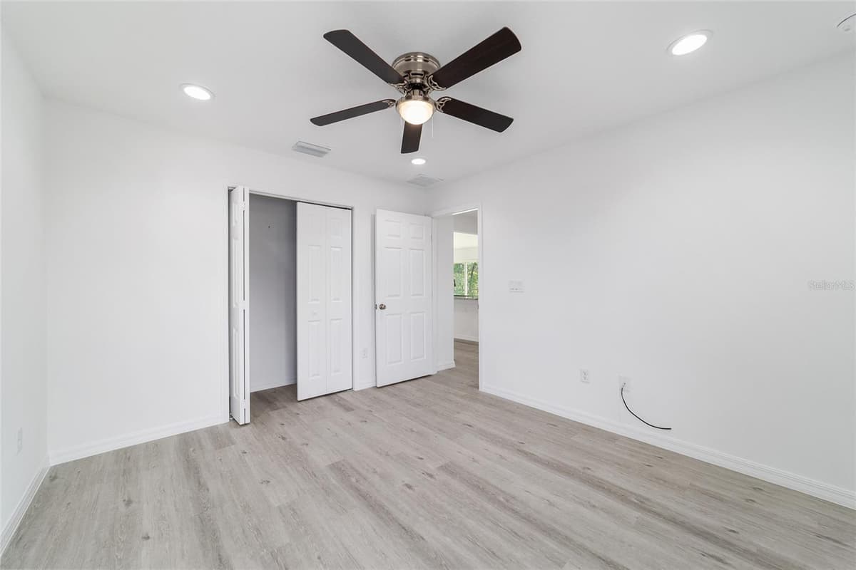22060 NEPTUNE BOULEVARD — photo 33 of 89