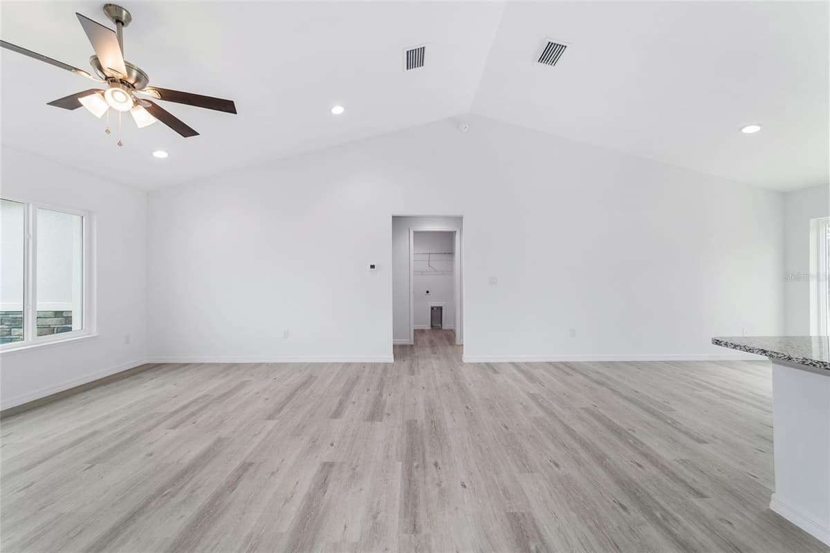 22060 NEPTUNE BOULEVARD — photo 13 of 89