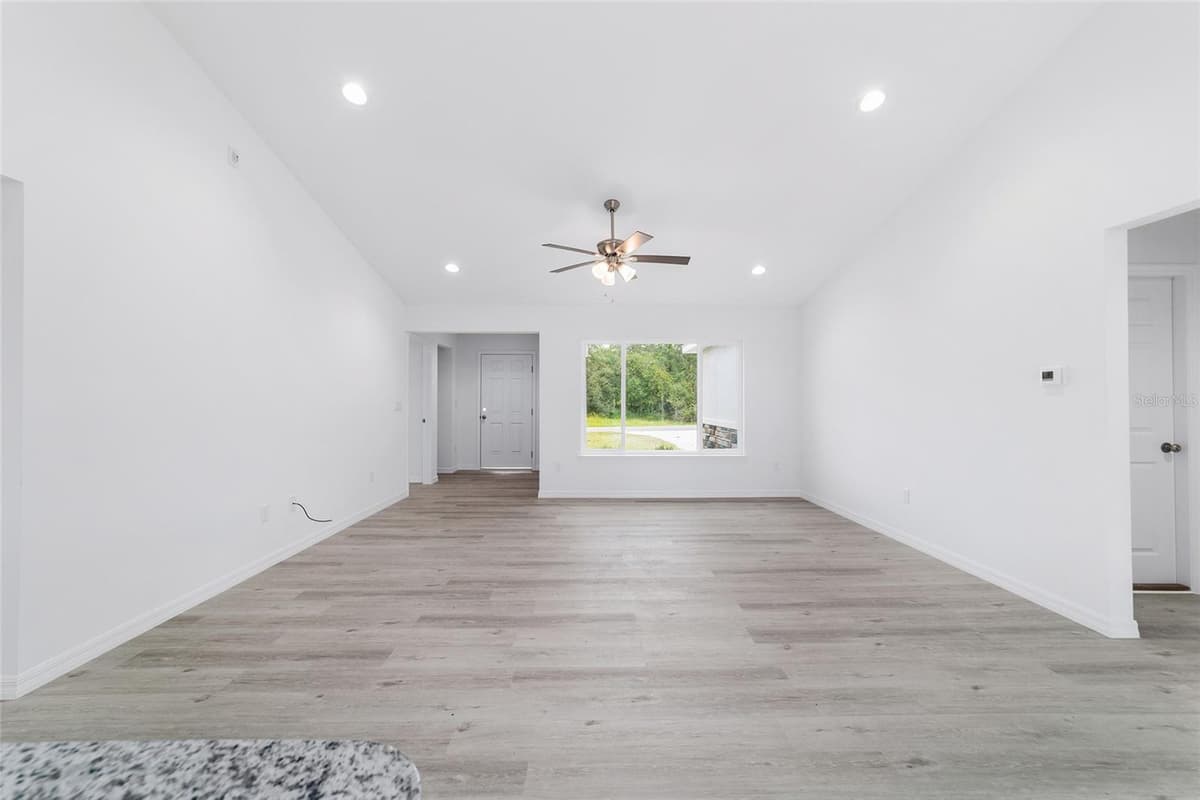 22060 NEPTUNE BOULEVARD — photo 11 of 89