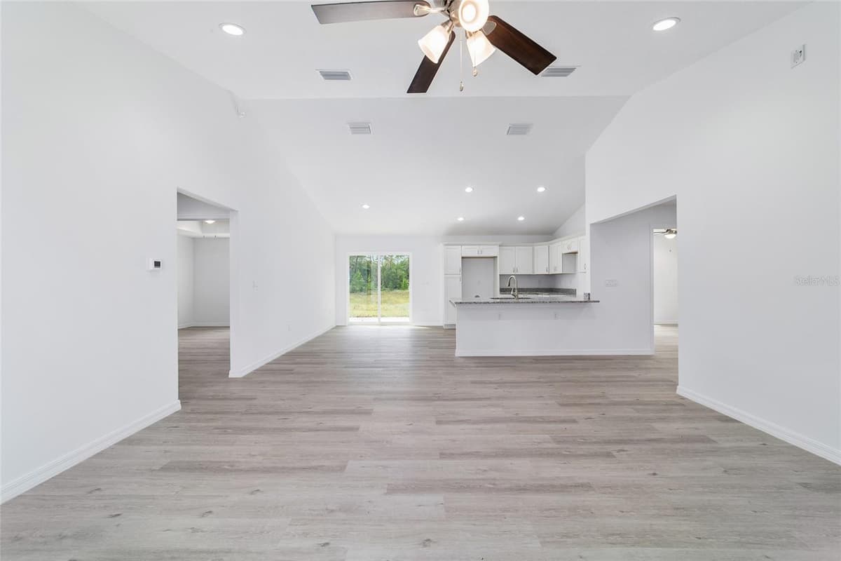 22060 NEPTUNE BOULEVARD — photo 7 of 89