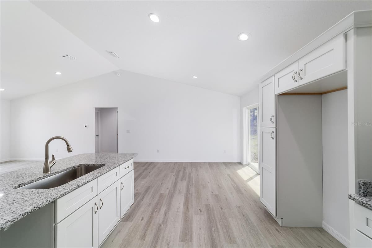 22060 NEPTUNE BOULEVARD — photo 22 of 89