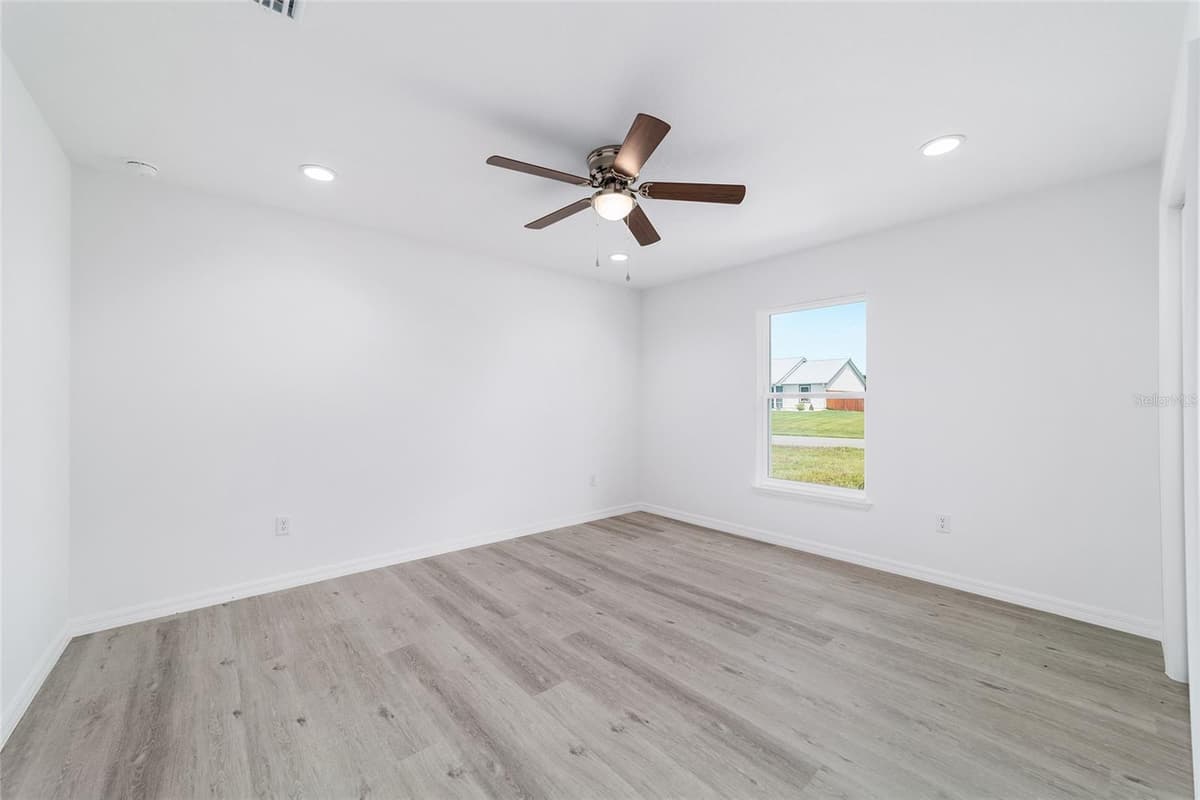 22060 NEPTUNE BOULEVARD — photo 40 of 89