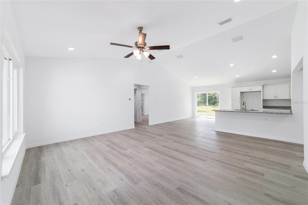 22060 NEPTUNE BOULEVARD — photo 6 of 89