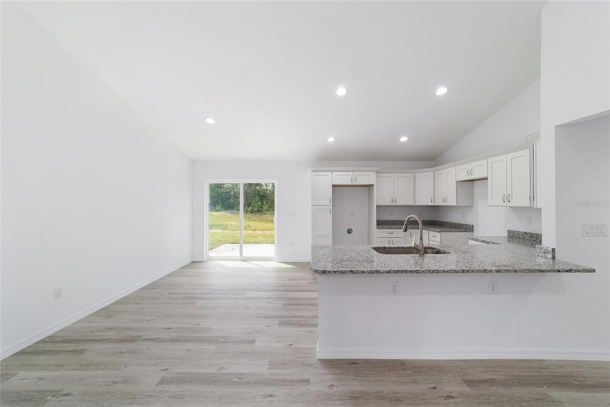 22060 NEPTUNE BOULEVARD — photo 15 of 89