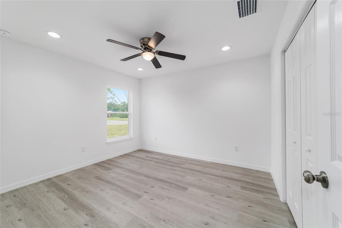 22060 NEPTUNE BOULEVARD — photo 32 of 89