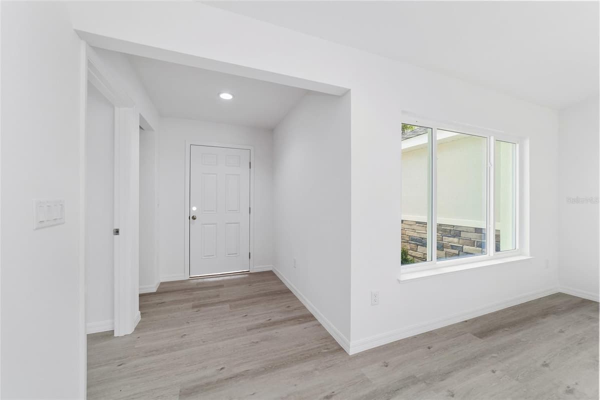 22060 NEPTUNE BOULEVARD — photo 5 of 89