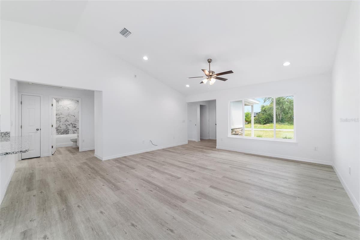 22060 NEPTUNE BOULEVARD — photo 10 of 89