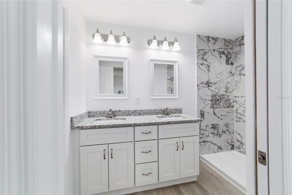 22060 NEPTUNE BOULEVARD — photo 28 of 89