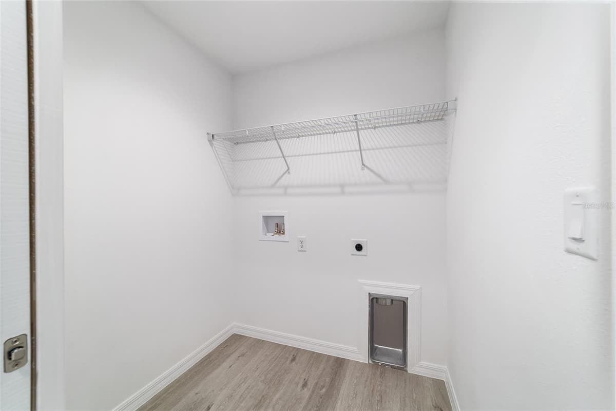 22060 NEPTUNE BOULEVARD — photo 37 of 89