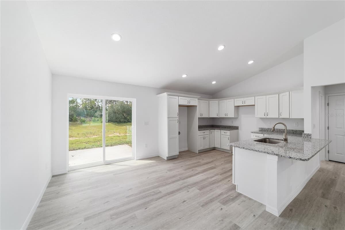 22060 NEPTUNE BOULEVARD — photo 16 of 89