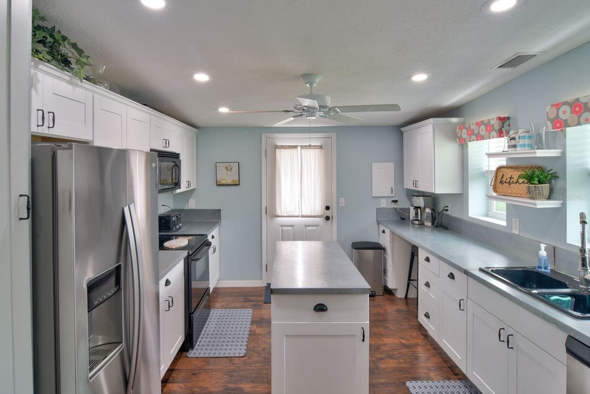 318 34TH STREET — photo 10 of 40