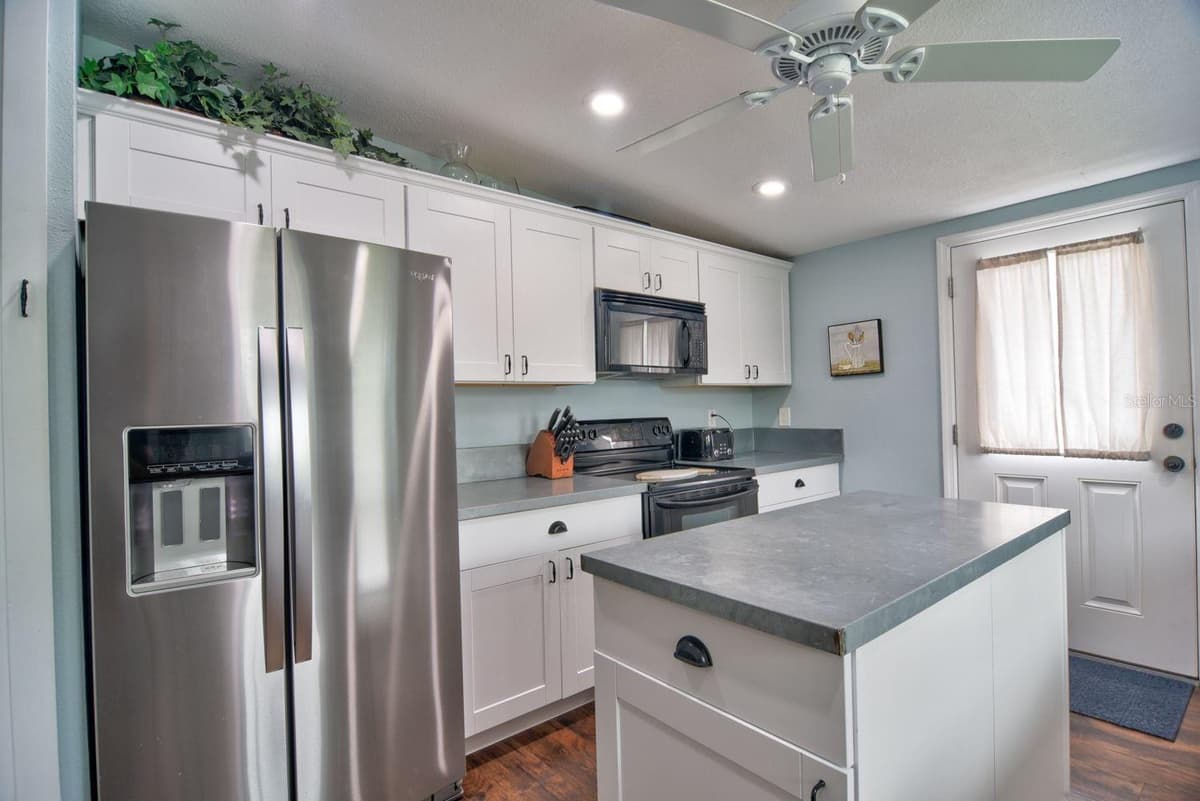 318 34TH STREET — photo 14 of 40