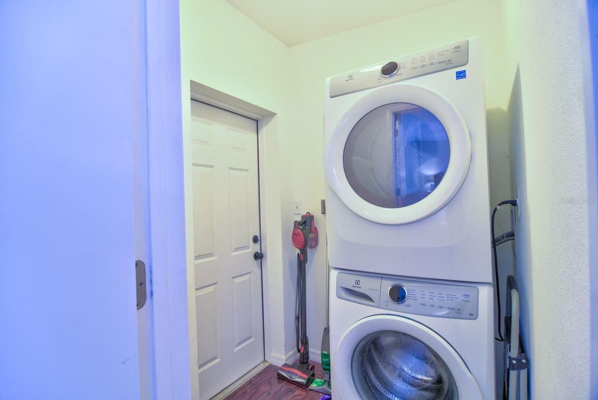 318 34TH STREET — photo 39 of 40