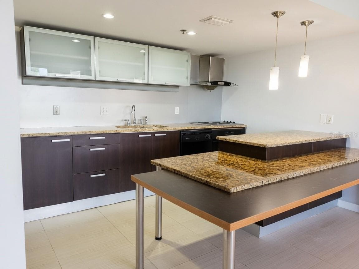 701 MADISON AVENUE — photo 10 of 11