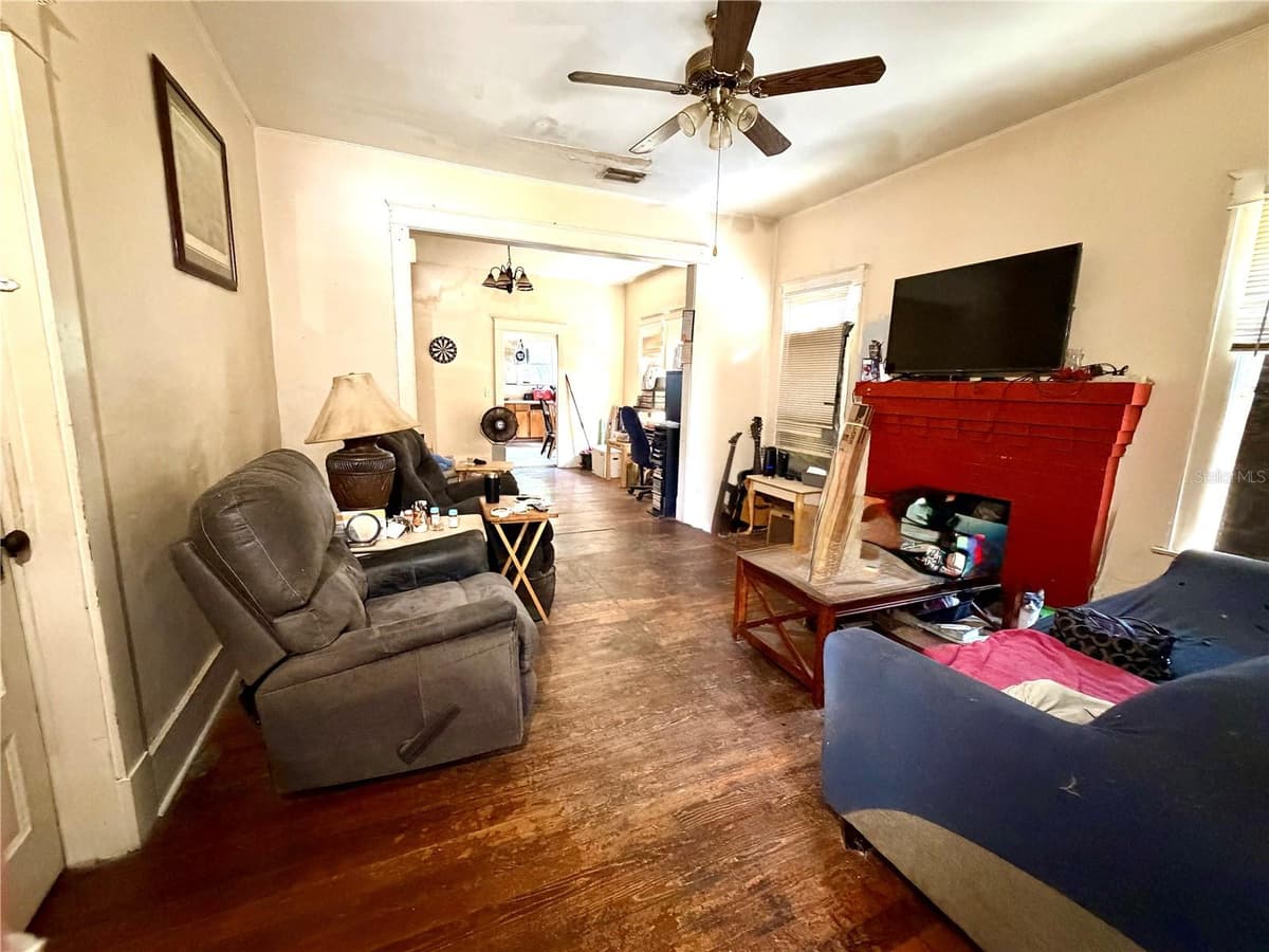 209 AVENUE C — photo 4 of 17