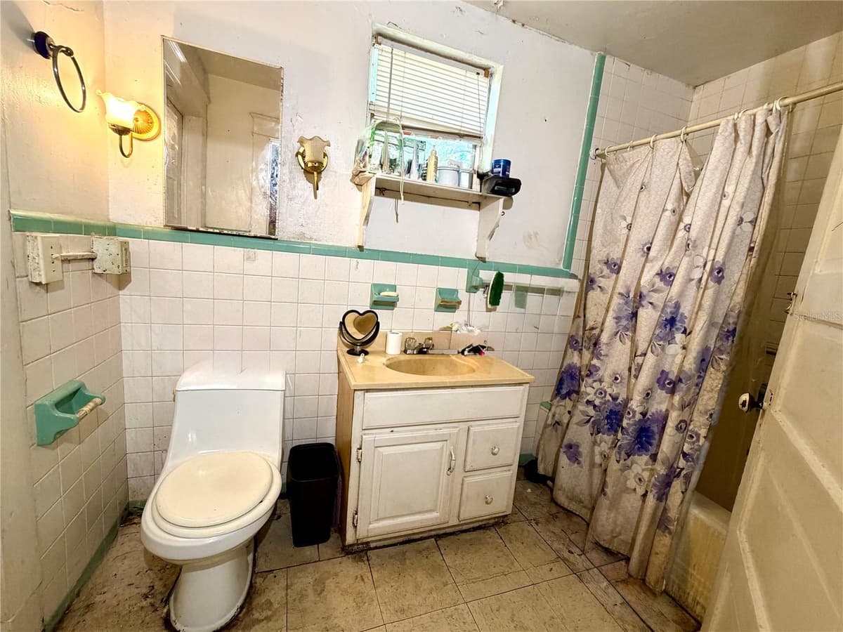 209 AVENUE C — photo 13 of 17