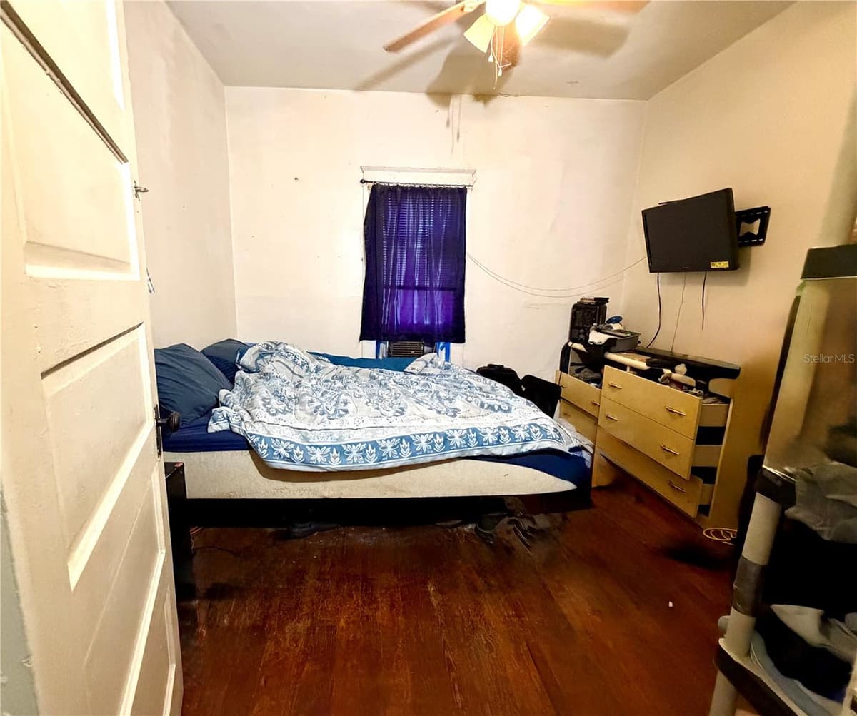 209 AVENUE C — photo 6 of 17