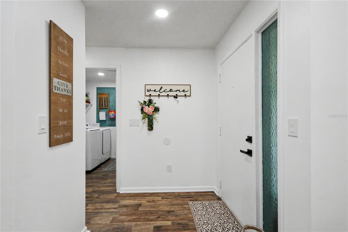 10 COLUBRINA COURT — photo 23 of 59
