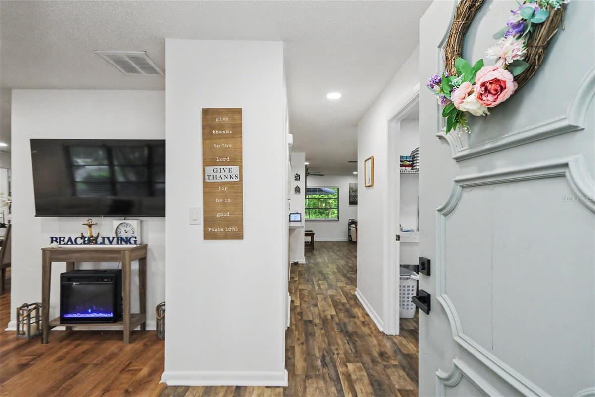 10 COLUBRINA COURT — photo 19 of 59