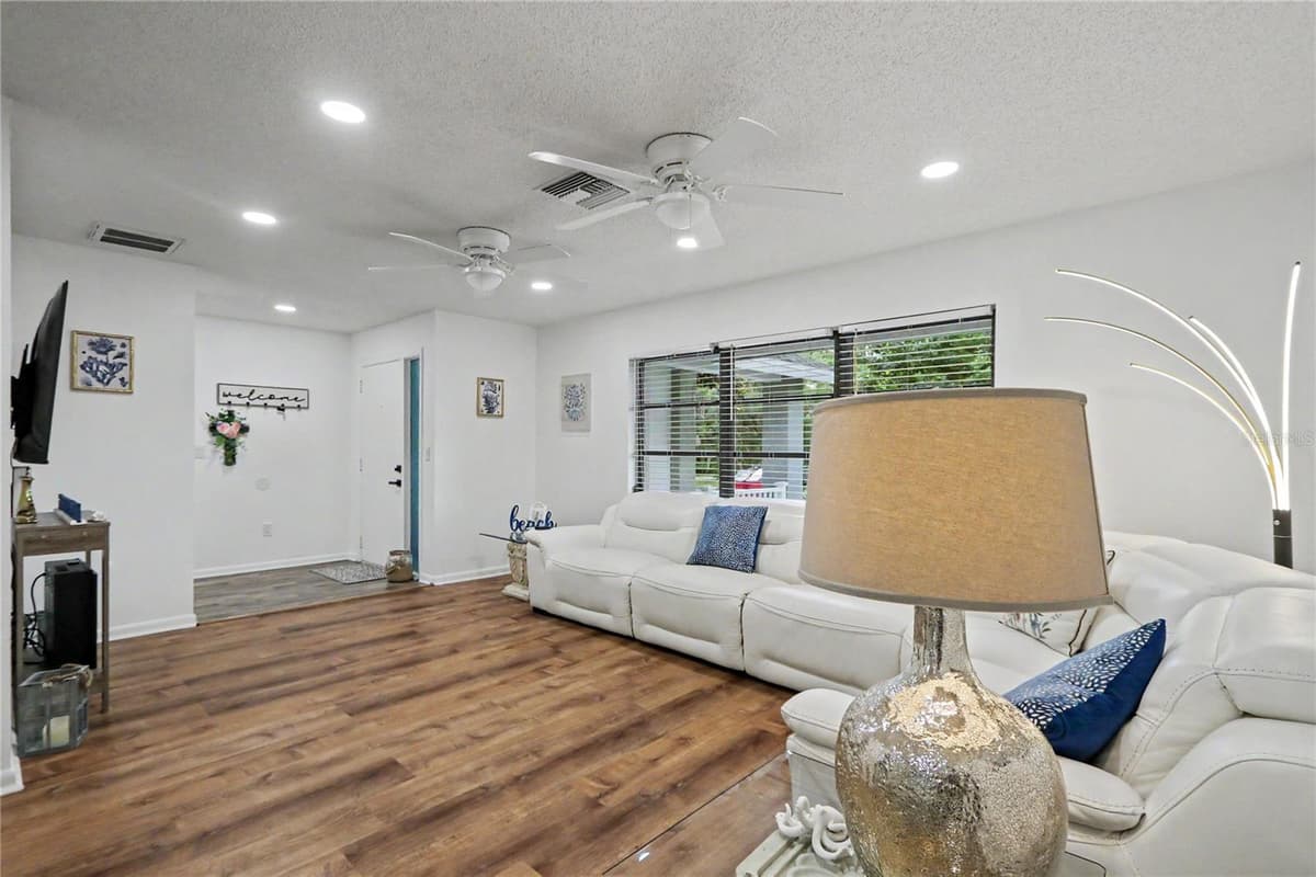 10 COLUBRINA COURT — photo 22 of 59