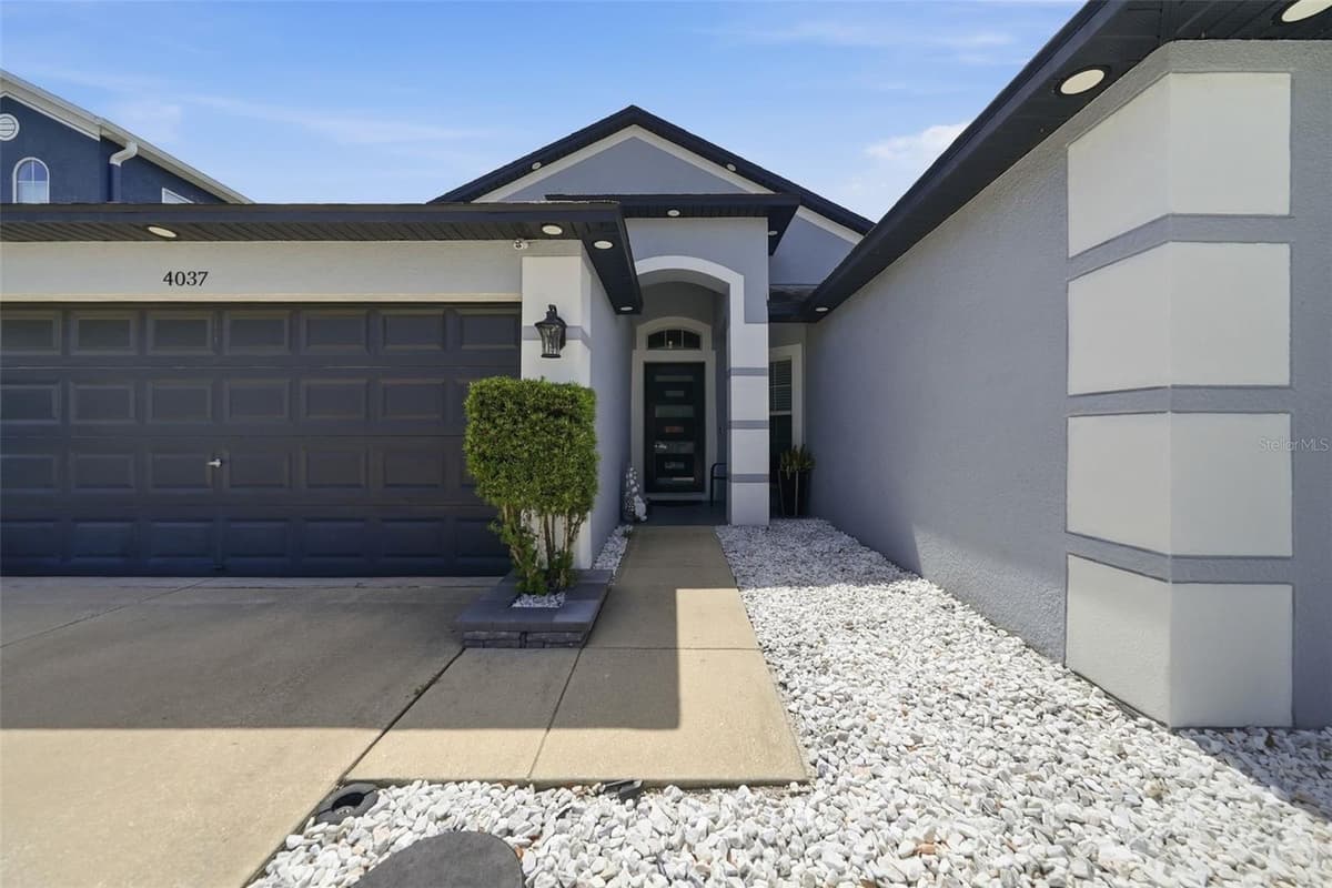 4037 WARWICK HILLS DRIVE — photo 3 of 61