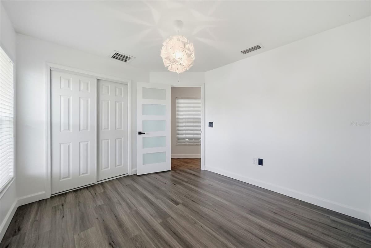 4037 WARWICK HILLS DRIVE — photo 26 of 61