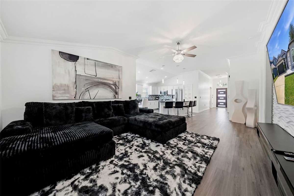 4037 WARWICK HILLS DRIVE — photo 15 of 61