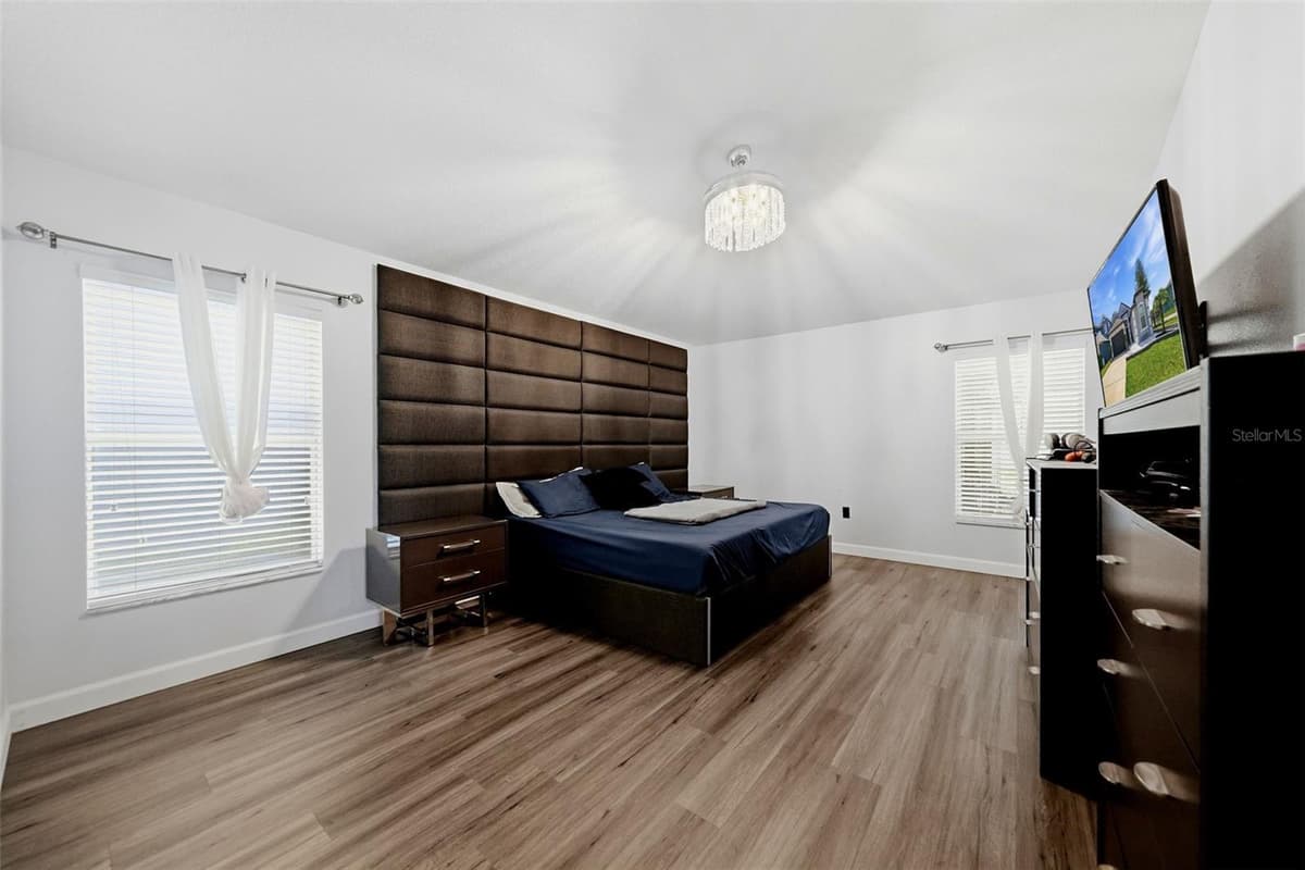 4037 WARWICK HILLS DRIVE — photo 33 of 61